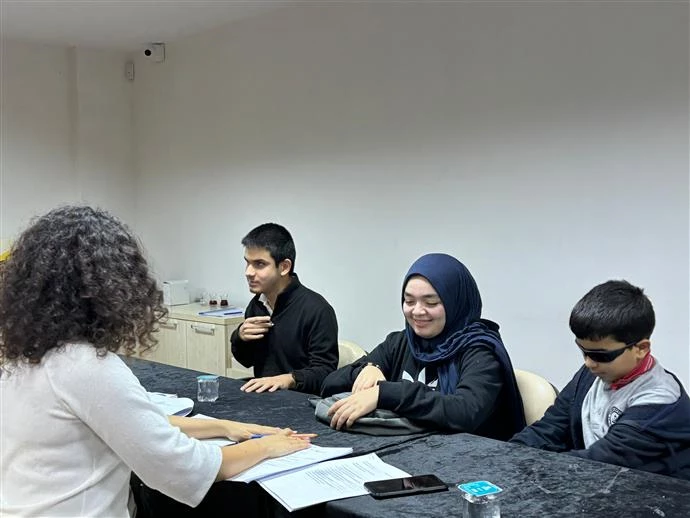ALANYA BELEDİYESİ’NDEN GÖRME ENGELLİ VATANDAŞLARA ‘TAM BAĞIMSIZ YAŞAM’ EĞİTİMİ