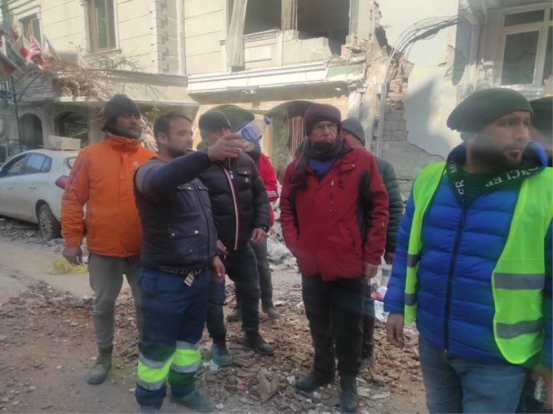 Başkan Eriş Deprem Bölgesinde