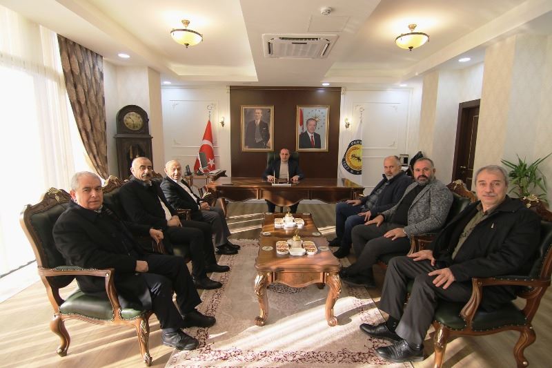 Saygıdeğer iş insanı Nihat ÖZDEMİR ilçemizi ziyaret ettiler.