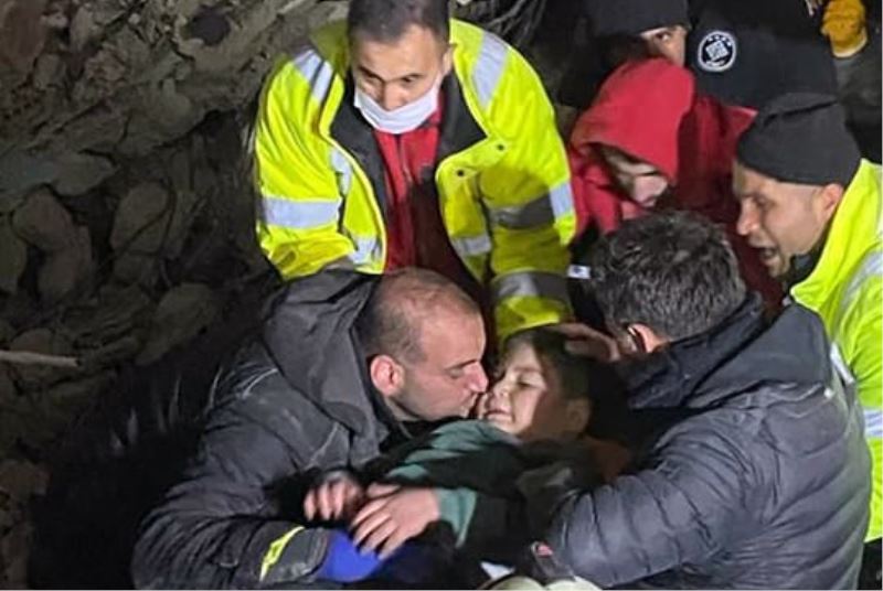 DEPREM BÖLGESİNDEN 91 SAAT SONRA GELEN MUCİZE