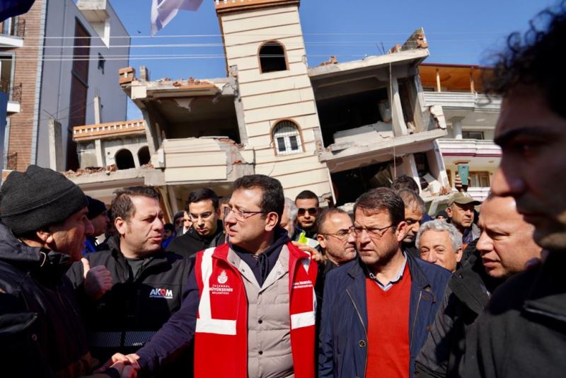 İMAMOĞLU’NDAN ACILI DEPREMZEDELERE: GÜÇLÜ OLUN, HEP BERABER AYAĞA KALKACAĞIZ