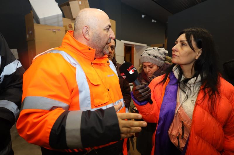 İZMİT BELEDİYESİ YÖNETİCİLERİ YARDIM ÇALIŞMALARINI ANLATTI