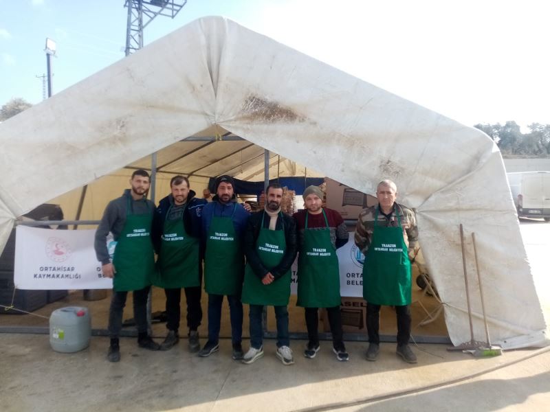 Ortahisar’ın yemekhaneleri her gün sıcak yemek servisi yapıyor!