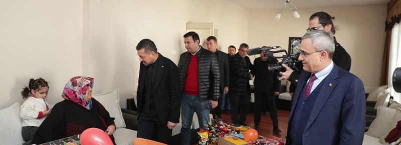 KÜTAHYA’MIZ, DEPREMZEDELERE KUCAK AÇTI