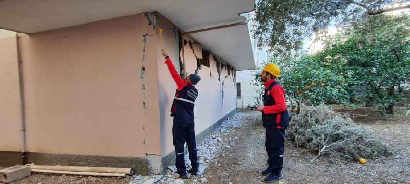 KARATAY’IN UZMAN VE TEKNİK EKİPLERİ HASAR TESPİTİ İÇİN SAHADA