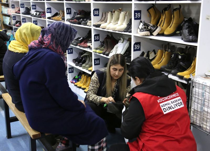 DEPREM SEFERBERLİĞİ : BÖLGEYE YARDIMLAR SÜRÜYOR