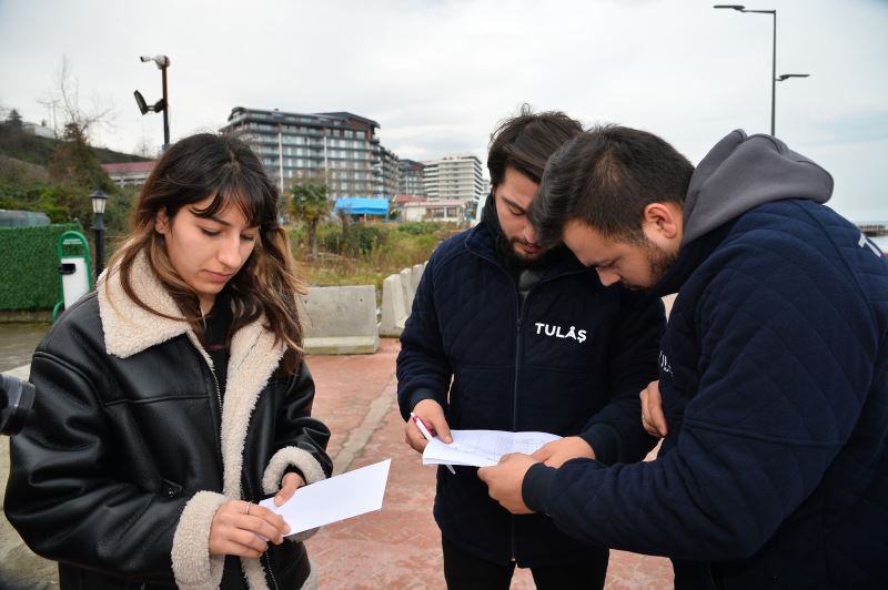 DEPREMZEDELERE ÜCRETSİZ ULAŞIM KARTLARI ULAŞTIRILIYOR