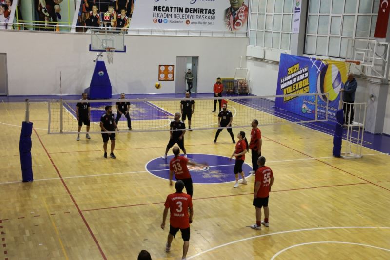BİRİMLER ARASI VOLEYBOL TURNUVASI TÜM HIZIYLA DEVAM EDİYOR