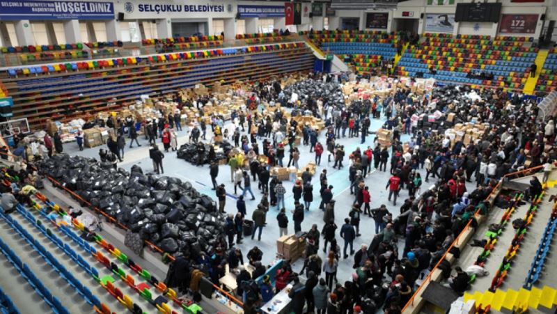 Konya yardımlaşma ve dayanışmada tek yürek oldu  SELÇUKLU’DAN HATAY’A 52 TIR YARDIM MALZEMESİ GÖNDERİLDİ