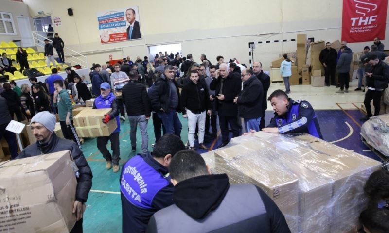 Manisalılar Deprem Bölgesi İçin Seferber Oluyor