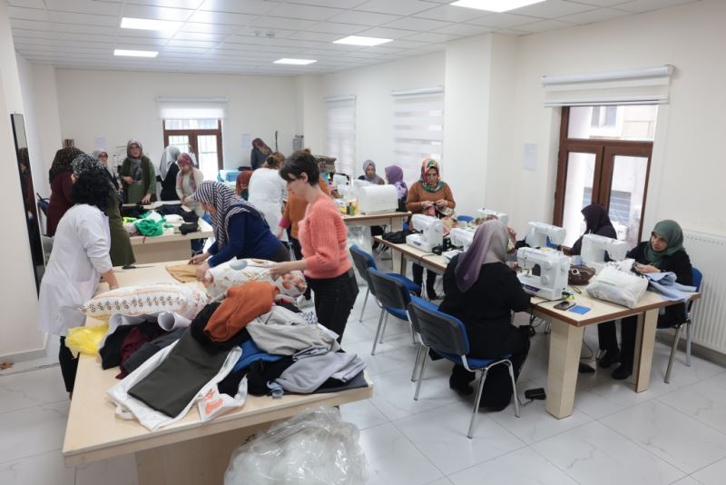Nevşehirli Kadınlar Depremzedeler İçin Seferber Oldu