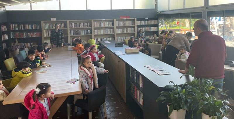 Bayraklı’da çocuklar hem eğleniyor, hem öğreniyor