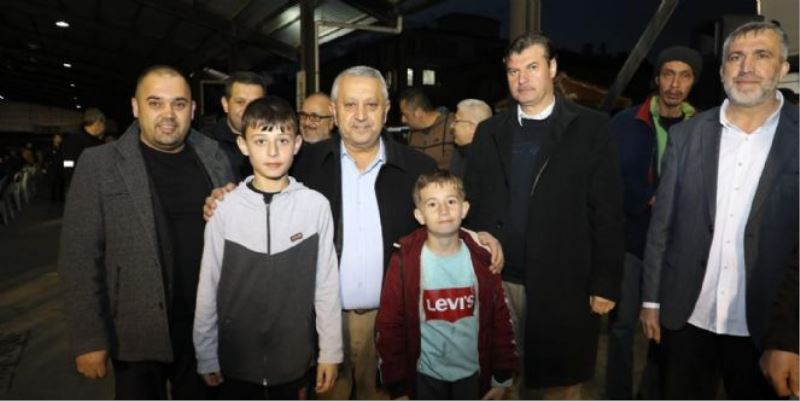 ZEYBEK BAŞKAN HER AKŞAM HEMŞEHRİLERİ İLE İFTAR YAPIYOR