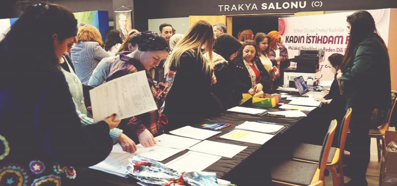 BEYLİKDÜZÜ’NDE KADINLARA ÖZEL İSTİHDAM FUARI YAPILDI