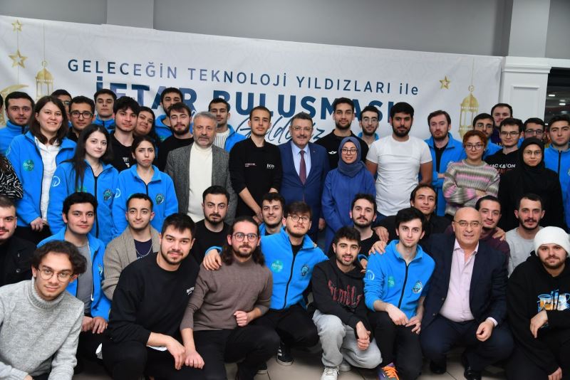Başkan Genç’ten mucit öğrencilere iftar yemeği