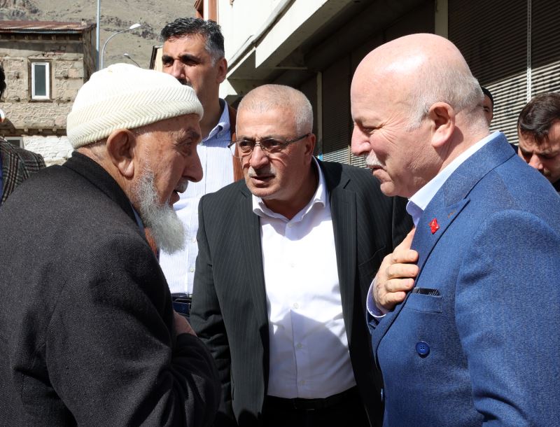 BAŞKAN SEKMEN PASİNLER’E ÇIKARMA YAPTI