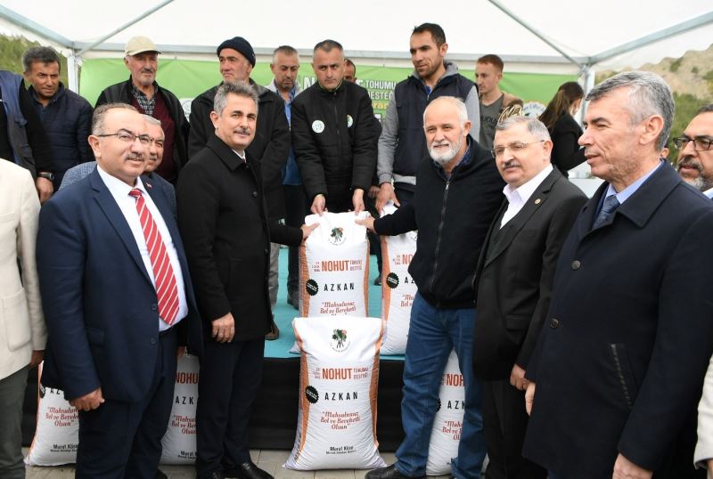 Çiftçi Dostu Mamak Belediyesi’nden Nohut Tohumu Desteği