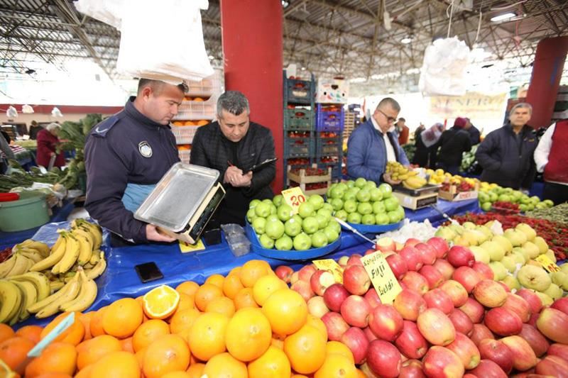 Bayraklı zabıtası sahada!
