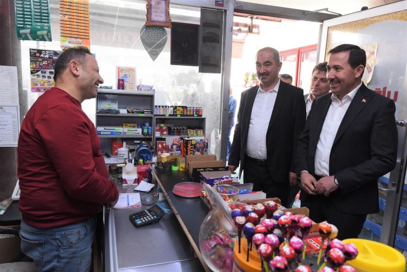 BAŞKAN KILCA, MEHMET GENÇ, ABDULLAH AĞRALI İLE SAADET ARMAĞAN GÜLEÇ KORUMAZ, VATANDAŞLARLA BULUŞTU
