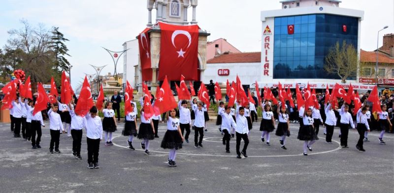 23 Nisan Ulusal Egemenlik ve Çocuk Bayramının 103. yıldönümü Çay İlçemizde de coşkuyla kutlandı