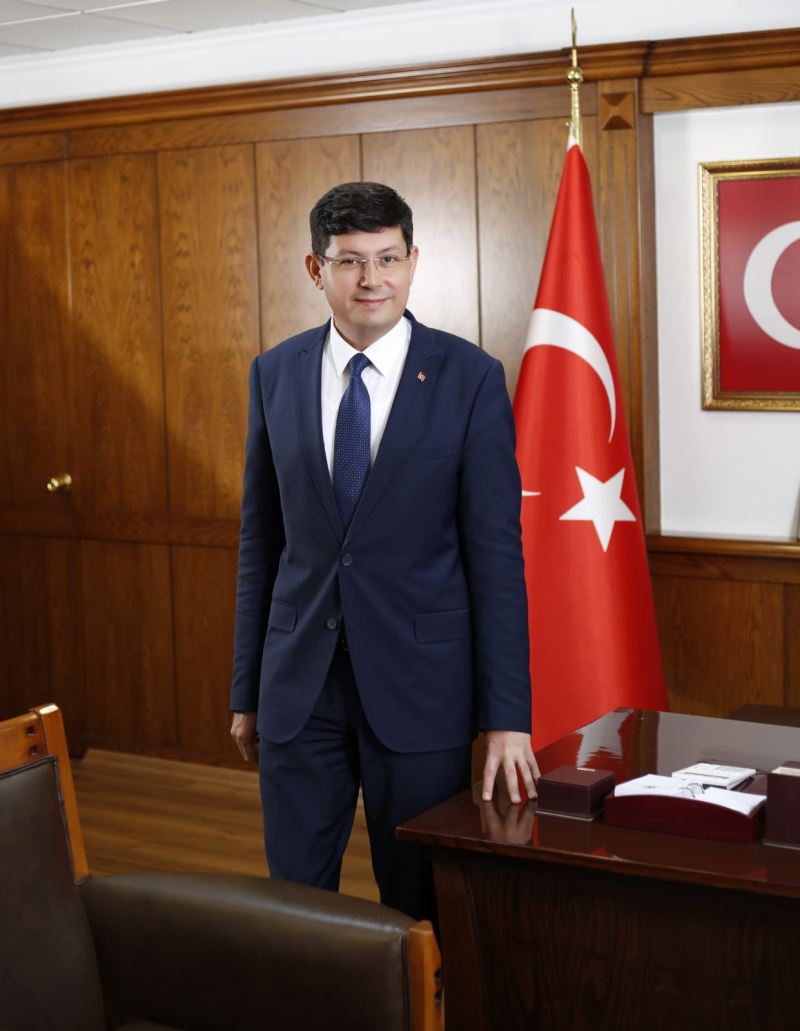 Başkan Özcan Türk polisini kutladı
