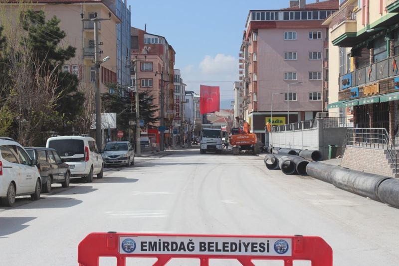 Eskişehir Caddesi Kanalizasyon Hattı Yenileme Çalışmaları Devam Ediyor