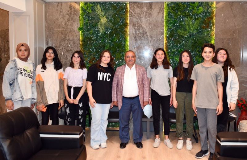 Öğrencilerden, Başkan Şahin’e Ziyaret