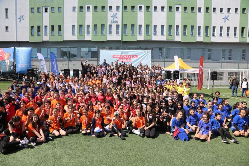 VOLEYBOL ŞENLİĞİ’NDE 500 SPORCU MÜCADELE ETTİ