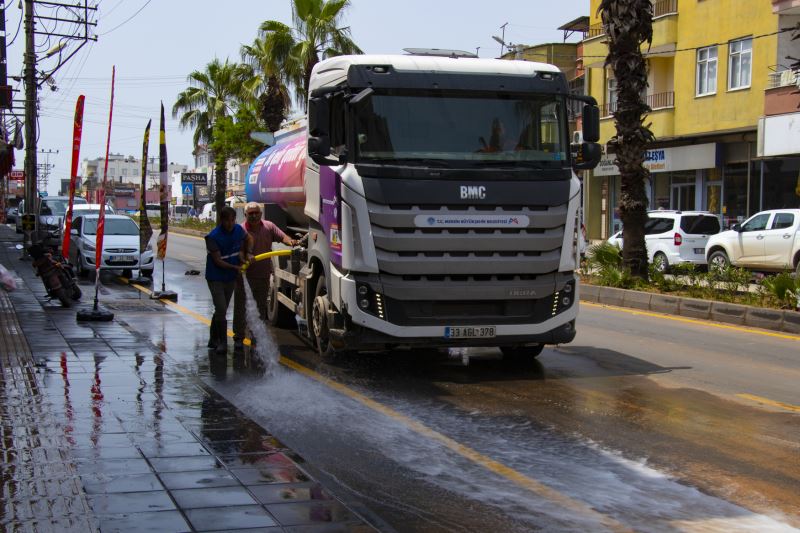 Büyükşehir’in Ekipleri Etkili Yağışın Ardından Tam Kadro Sahada