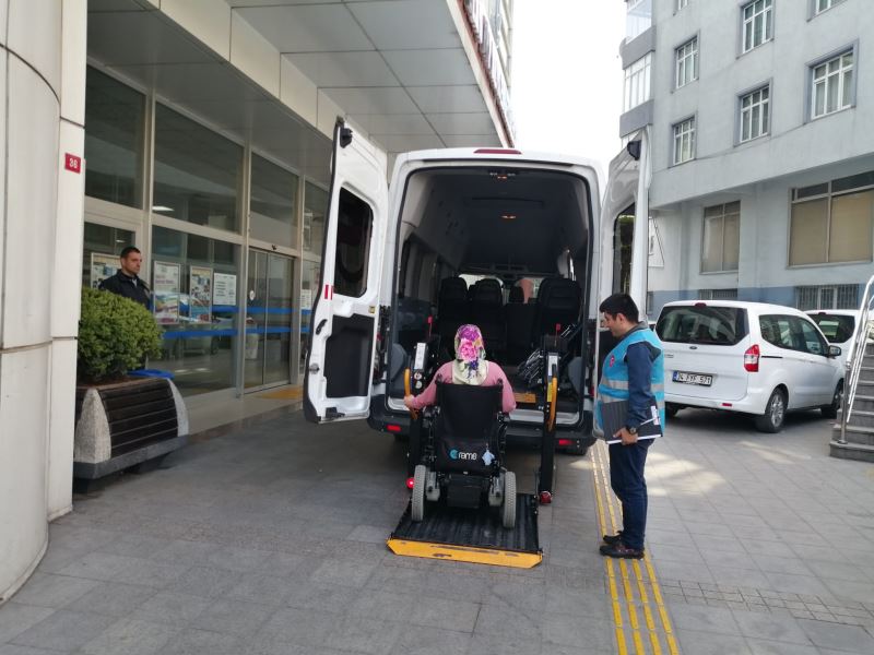 Bağcılar’da engelliler sandığa araçlarla götürüldü