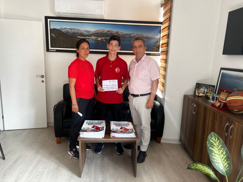 Kemer Belediyesi’nden sporculara ulaşım desteği