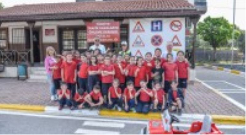Kepez’den geleceğin sürücü adaylarına trafik eğitimi