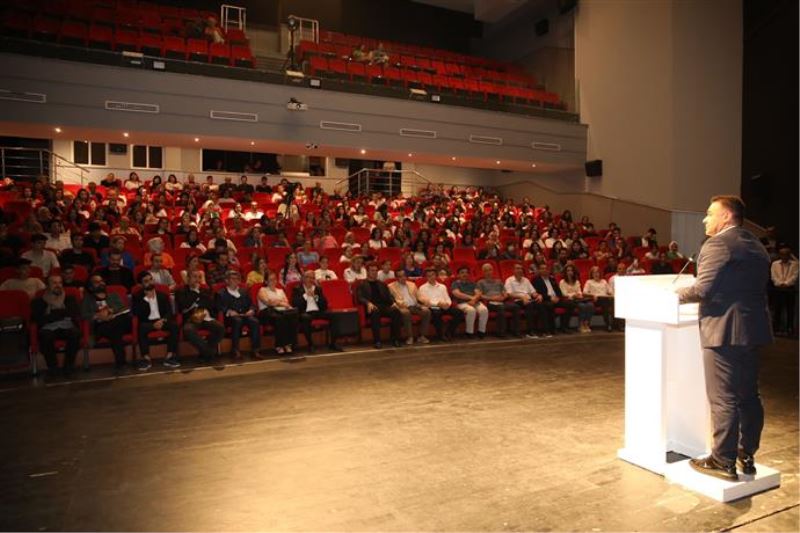 ALANYA BELEDİYESİ 9. LİSELERARASI TİYATRO FESTİVALİ BAŞLADI - BAŞKAN YÜCEL; “GENÇLERİN SANATI SEVMESİNİ, SANATLA İÇ İÇE OLMALARINI ÖNEMSİYORUZ”
