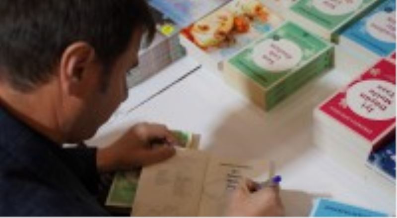 Ünlü yazar Zekeriya Elifoğlu, 5. Kepez Kitap Fuarı’nda