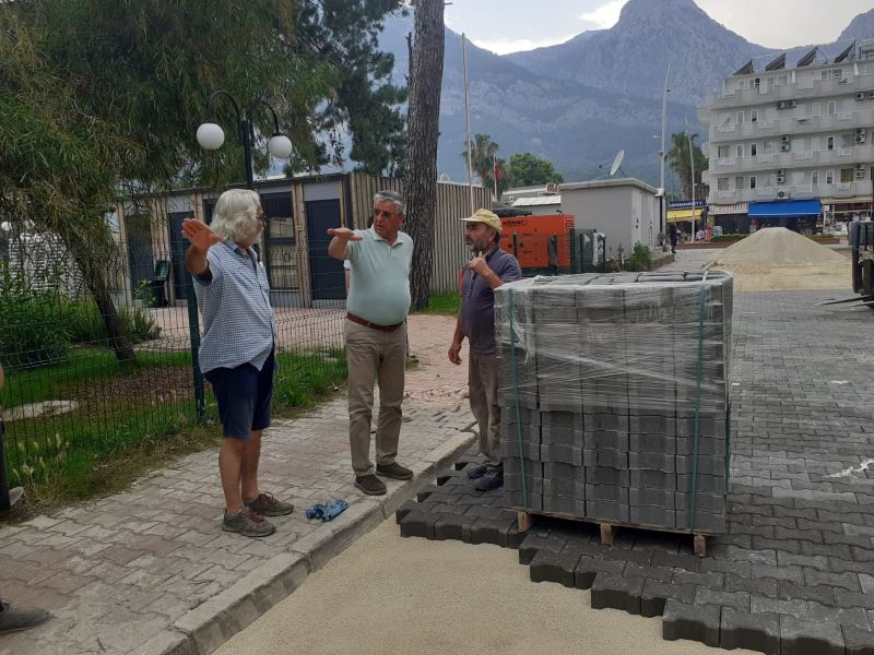 Başkan Topaloğlu Beldibi’nde yol çalışmalarını inceledi