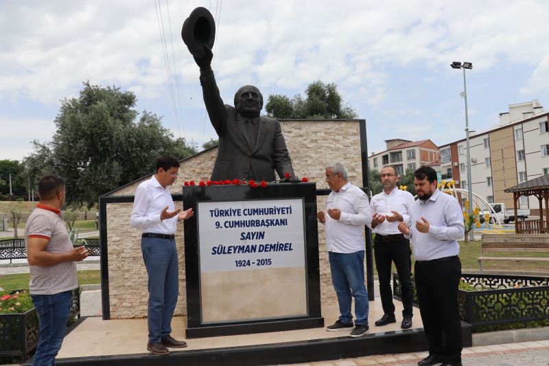 Kürşat Başkan’dan Süleyman Demirel’e Vefa