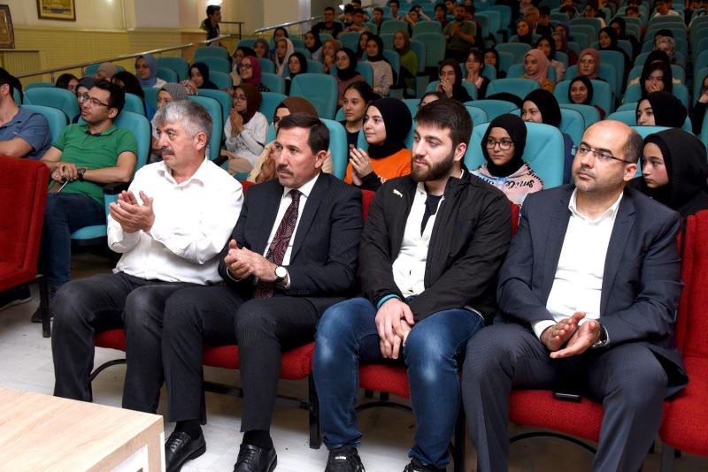 BAŞKAN HASAN KILCA, LGS ÖNCESİNDE MEZUN OLDUĞU OKULUN ÖĞRENCİLERİYLE BULUŞTU