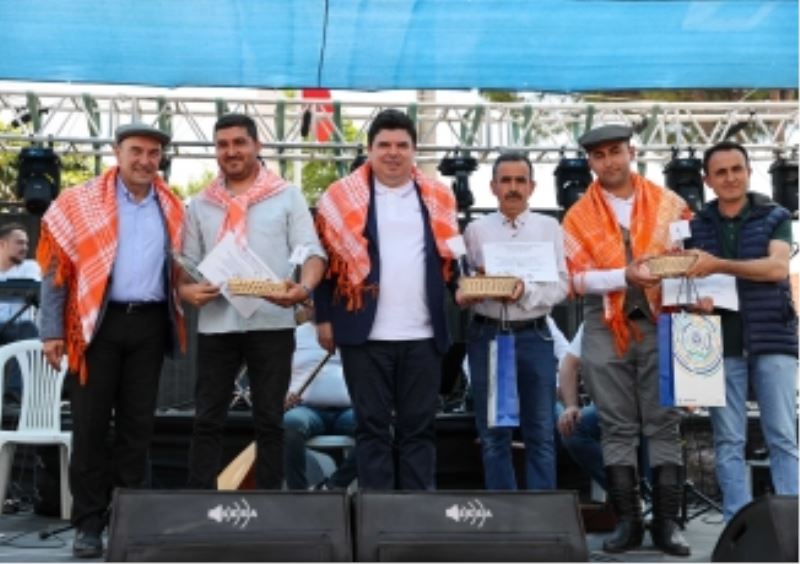 Buca’da Kiraz Festivali’ne büyük ilgi