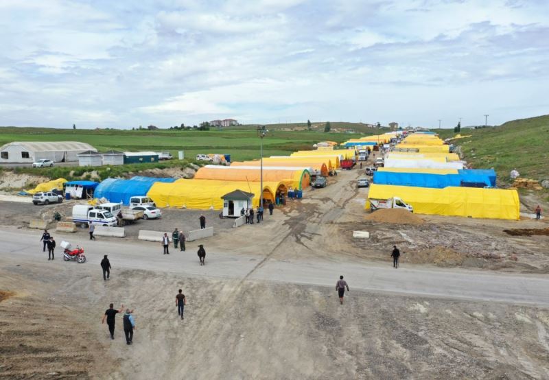 Keçiören’de kurban pazarı kuruldu, satışlar başladı