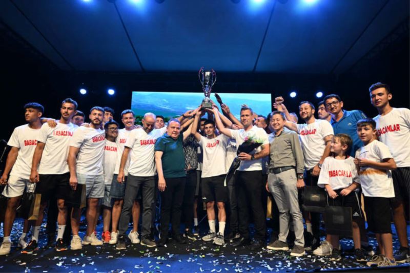 Çiftçi Kupası Futbol Turnuvası’nda kupa Başkan Böcek’ten