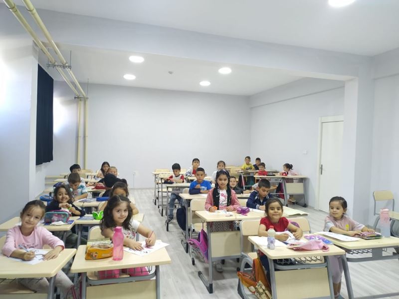 Emirdağ Belediyesi Gençlik Merkezi’nde Kurslar Devam Ediyor