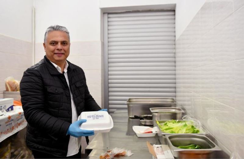 Her gün bin 810 öğrencinin bir öğün yemeği karşılandı