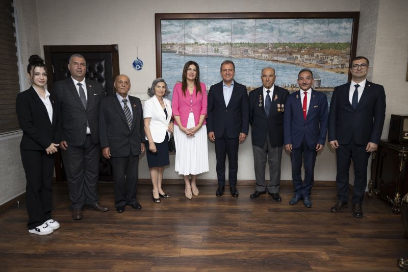 KKTC Mersin Başkonsolosu Mendeli Ve Beraberindeki Heyetten, Barış Harekâtının Yıldönümünde Başkan Seçer’e Ziyaret