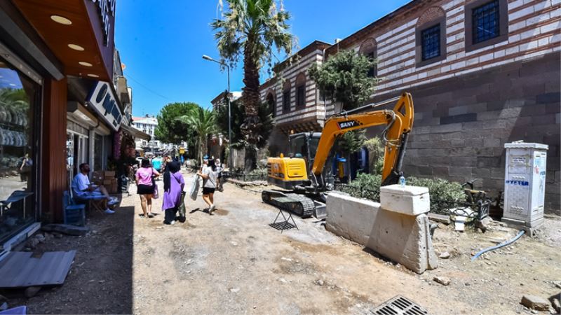 Kritik caddede üstyapıya geçiliyor