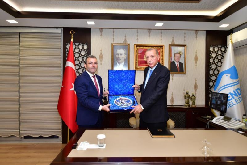 Cumhurbaşkanı Recep Tayyip Erdoğan, Pendik Belediyesini ziyaret etti