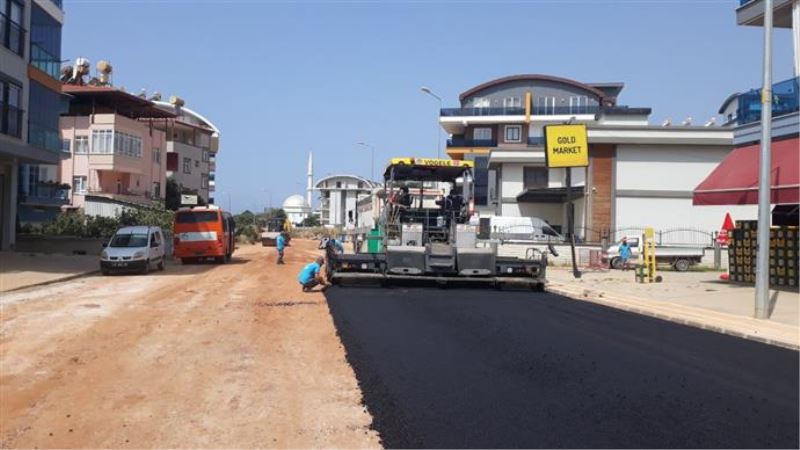 OBA MAHALLESİ’NDE BAŞLATILAN ASFALT ÇALIŞMASI DEVAM EDİYOR
