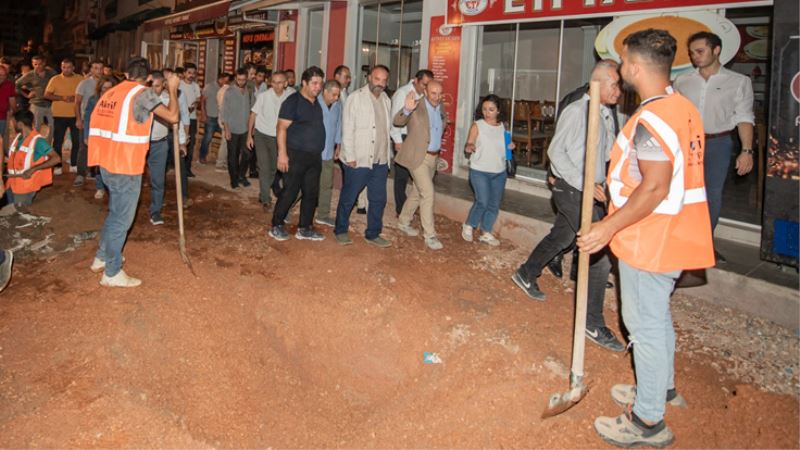Gece şantiye, gündüz çarşı
