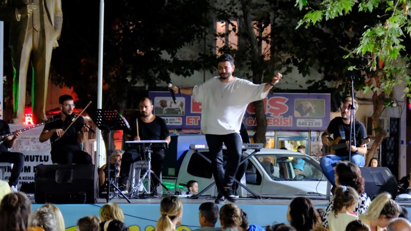 AYDIN BÜYÜKŞEHİR BELEDİYESİ’NDEN GÜZELÇAMLI’DA YAZ KONSERİ