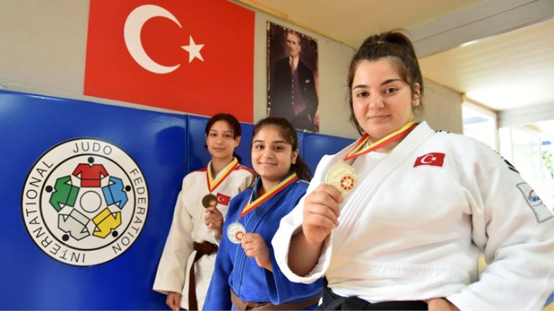 İzmir’in altın kızı Sema