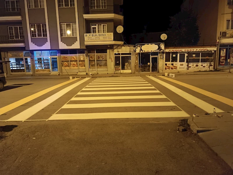 Okullarımızın önüne yaya geçidi çizgi uygulamamız devam ediyor